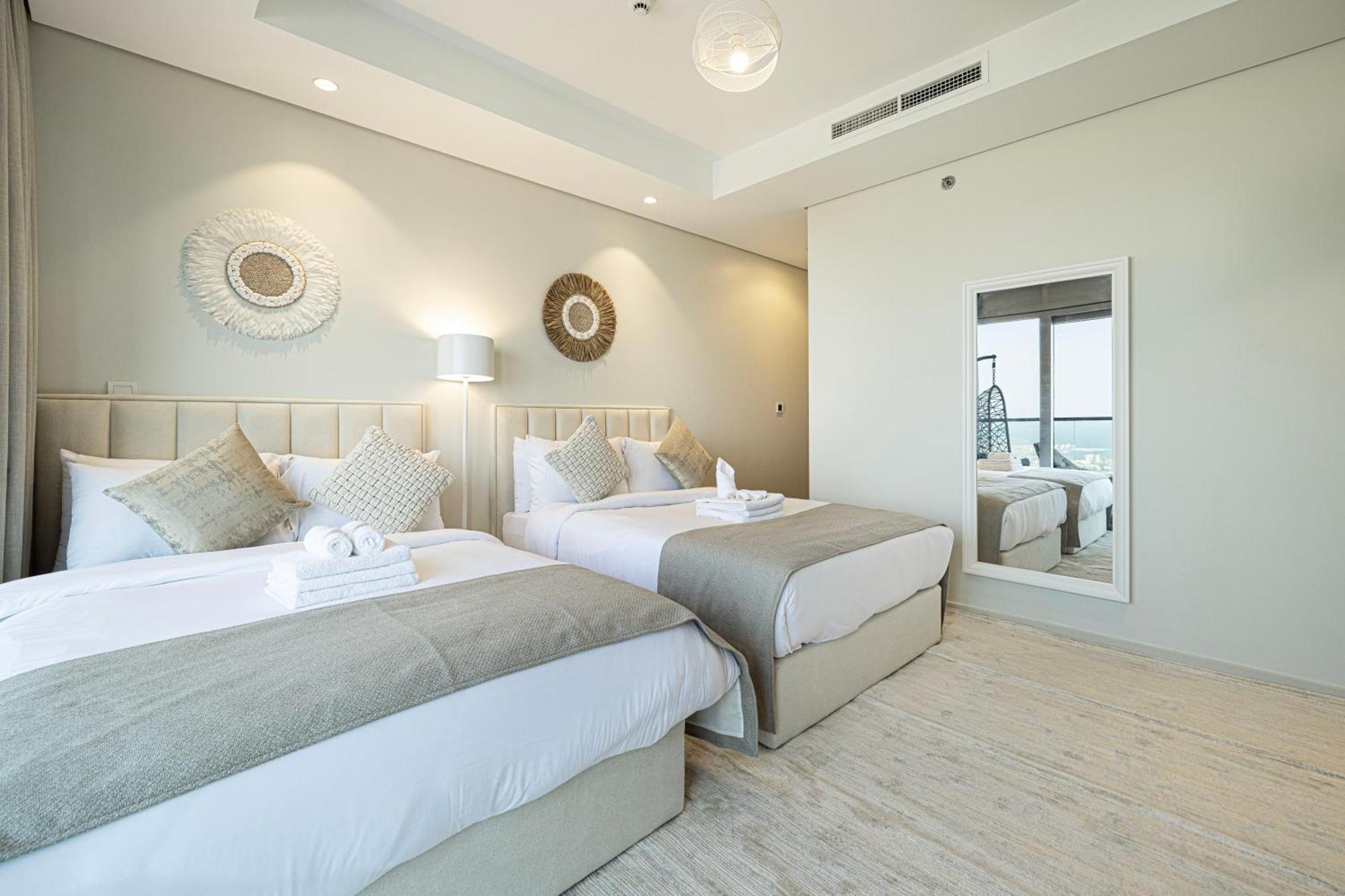 Highest Infinity Pool In Downtown Dubai Apartment Exterior photo
