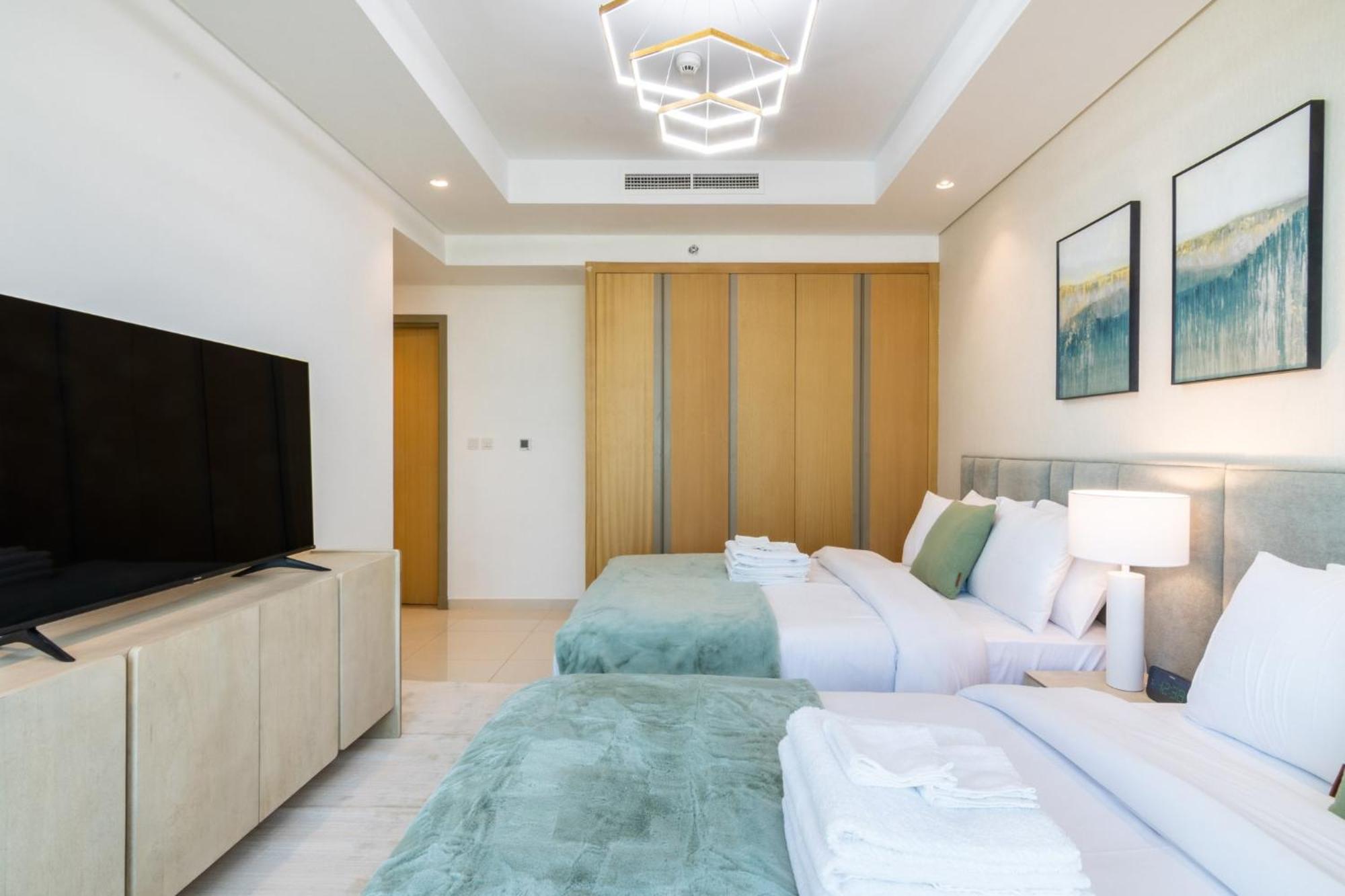Highest Infinity Pool In Downtown Dubai Apartment Exterior photo