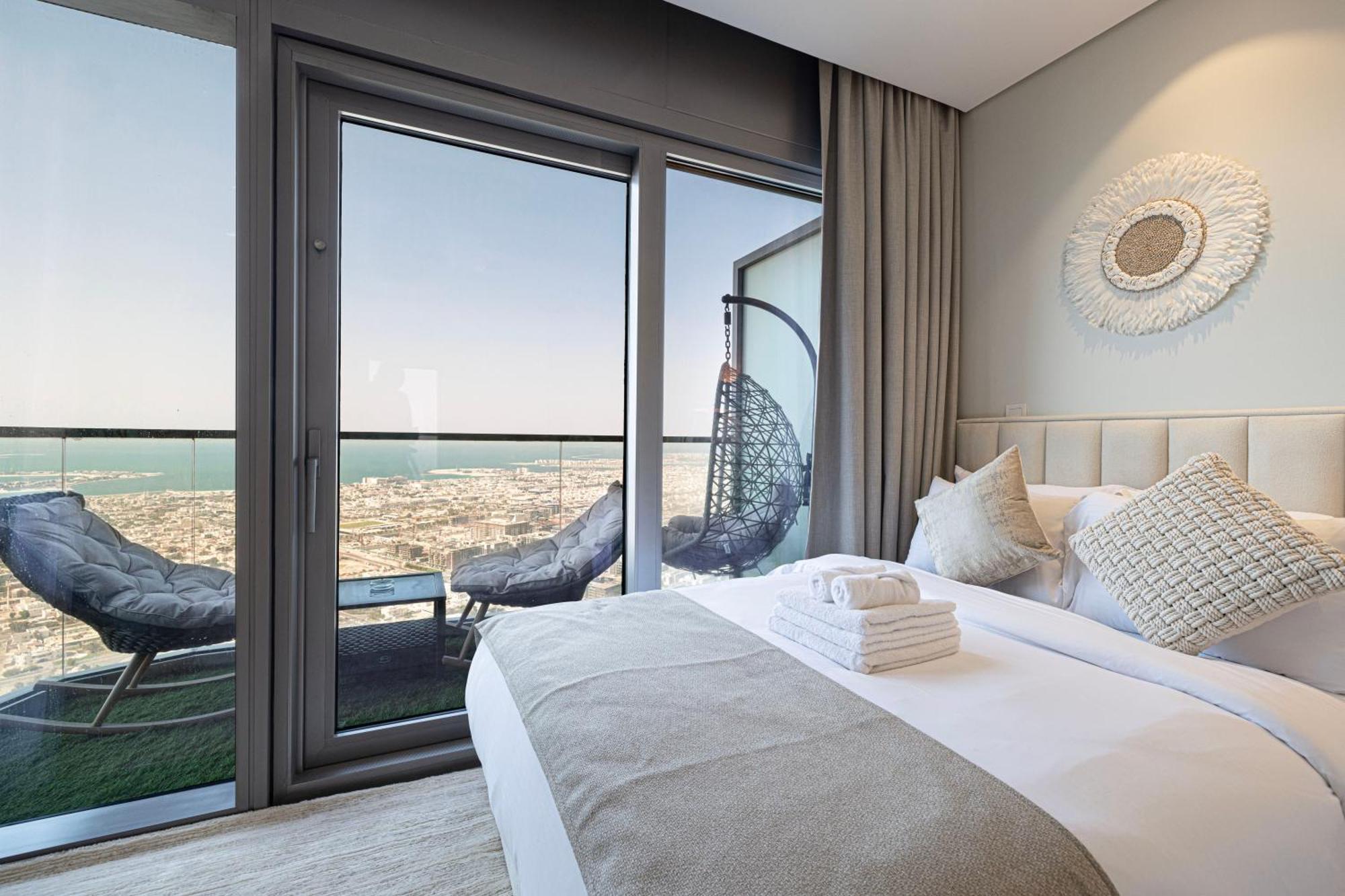 Highest Infinity Pool In Downtown Dubai Apartment Exterior photo