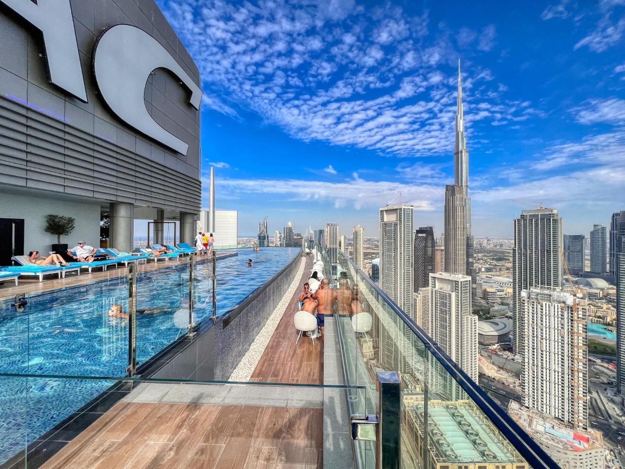 Highest Infinity Pool In Downtown Dubai Apartment Exterior photo